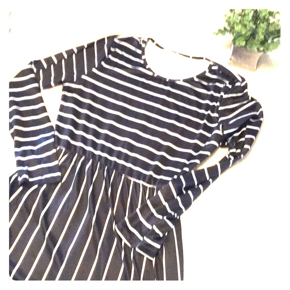 Black and white maxi dress